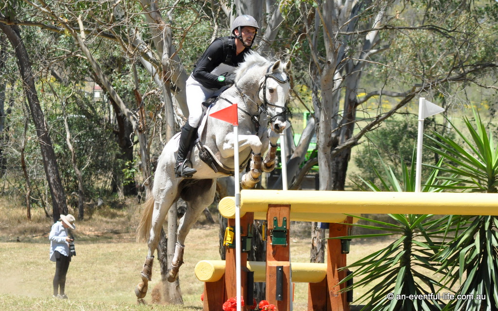 Andy Daines rides Hat Trick on cross country at Sydney International 3 Day Event 2024 | An Eventful Life