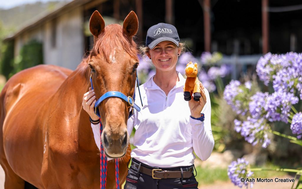 Hazel Shannon and Willingapark Clifford unbox ‘Clifford - the 5 Star Fundraising Pony’ launched by Adelaide Equestrian Festival | An Eventful Life