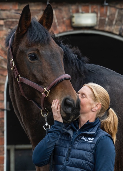 Ros Canter at home with Lodships Graffalo | An Eventful Life