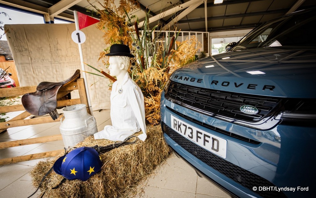 Hindmarch & Co Garage in Stamford wins Defender Burghley Horse Trials’ 2026 Best Dressed Window Competition | An Eventful Life