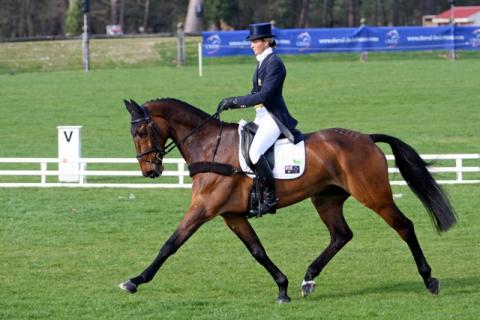 Lucinda_Fredericks_Flying_Finish2_Pauline_Chevalier.jpeg