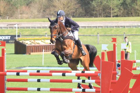 Lucinda_Fredericks_Flying_Finish_Fontainebleau_Pauline_Chevalier.jpg