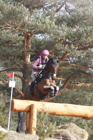 Lucinda_Fredericks_Flying_Finish_XC_Fontainebleau_Pauline_Chevalier.jpg