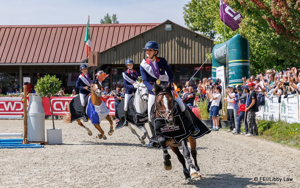 25-FEI-Euros-Ponies-Ella Rinaldi-FRA-Boston-Du-Verdon-Ind-gold-Libby-Law (5).jpg
